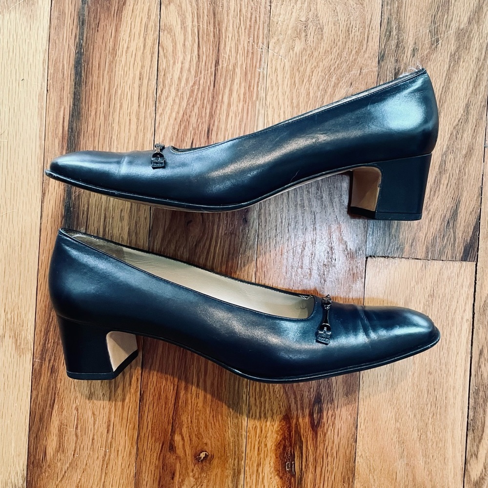 Salvatore Ferragamo navy blue short professional heels | designer shoes | size 8